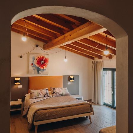 Agriturismo" Il Glicine Bianco" Монцамбано Екстер'єр фото