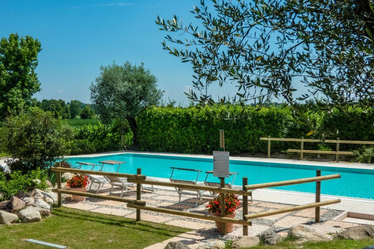 Agriturismo" Il Glicine Bianco" Монцамбано Екстер'єр фото